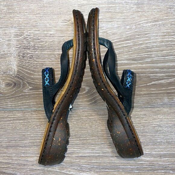 Ugg Niya Slip On Strap Black Leather Thong Women’s Size 7 Flip Flop Sandal NWOT - Picture 9 of 12